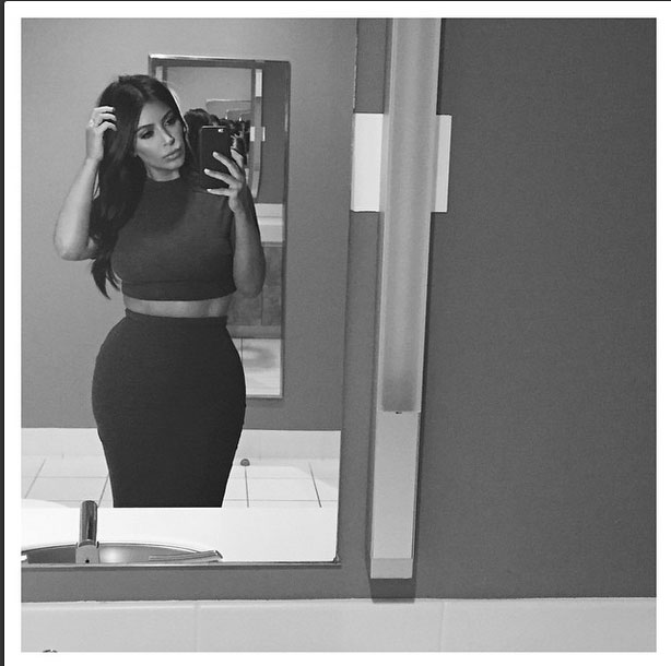 Kim Kardashian Shows of Killer Curves in #publicbathroomselfie